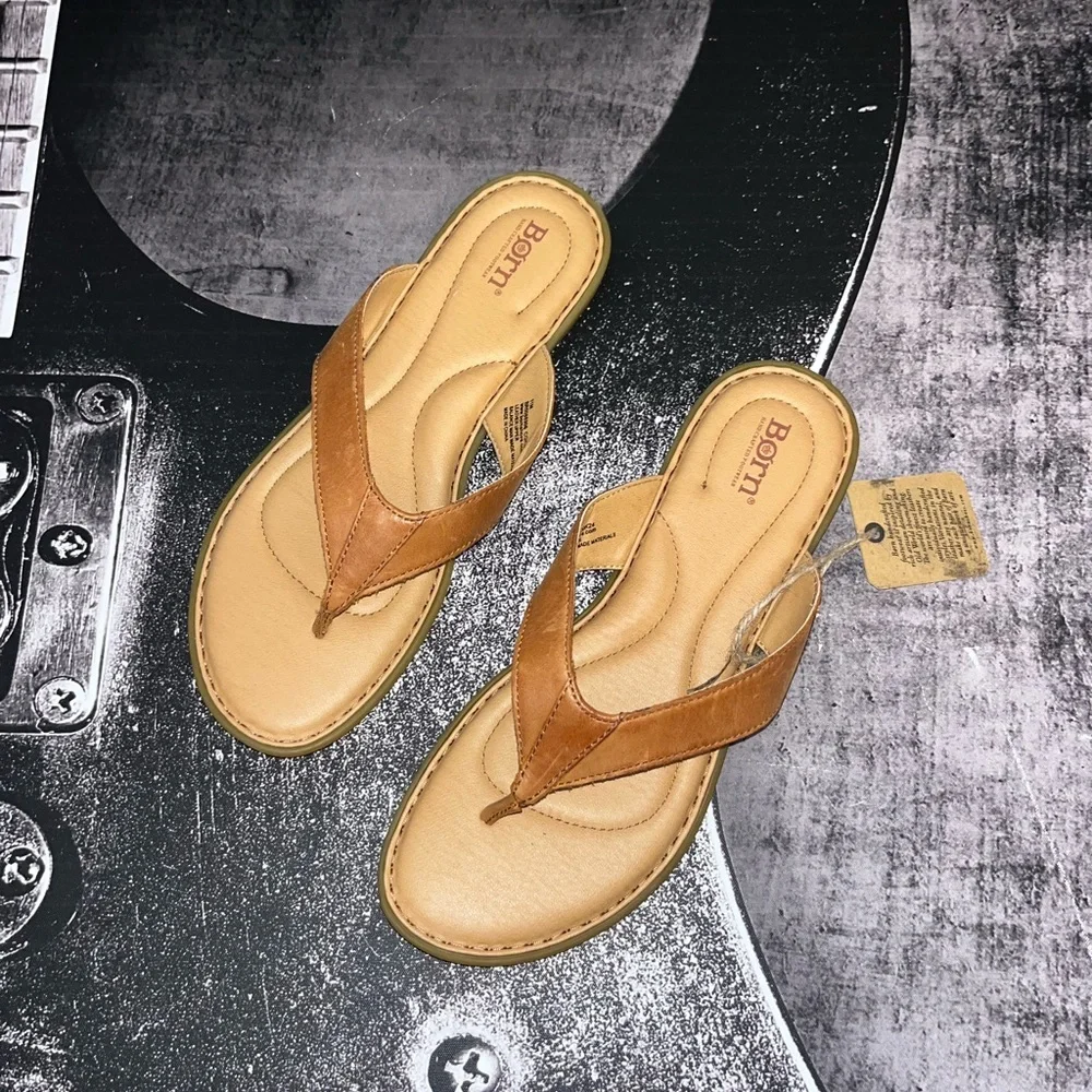 NWT Born Sandals - Picture 3 of 7